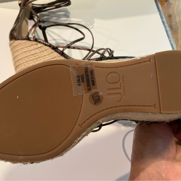 Jennifer Lopez wedges - Picture 2 of 10